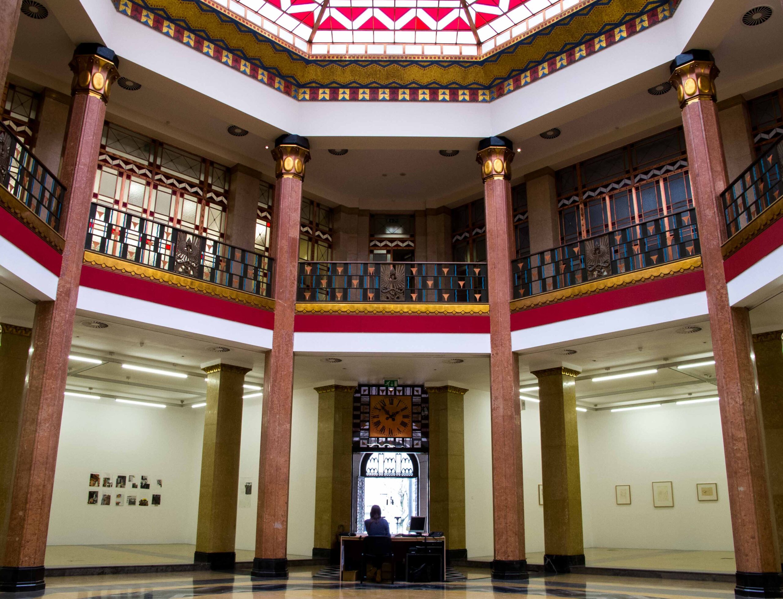 Avenida dos Aliados in Porto