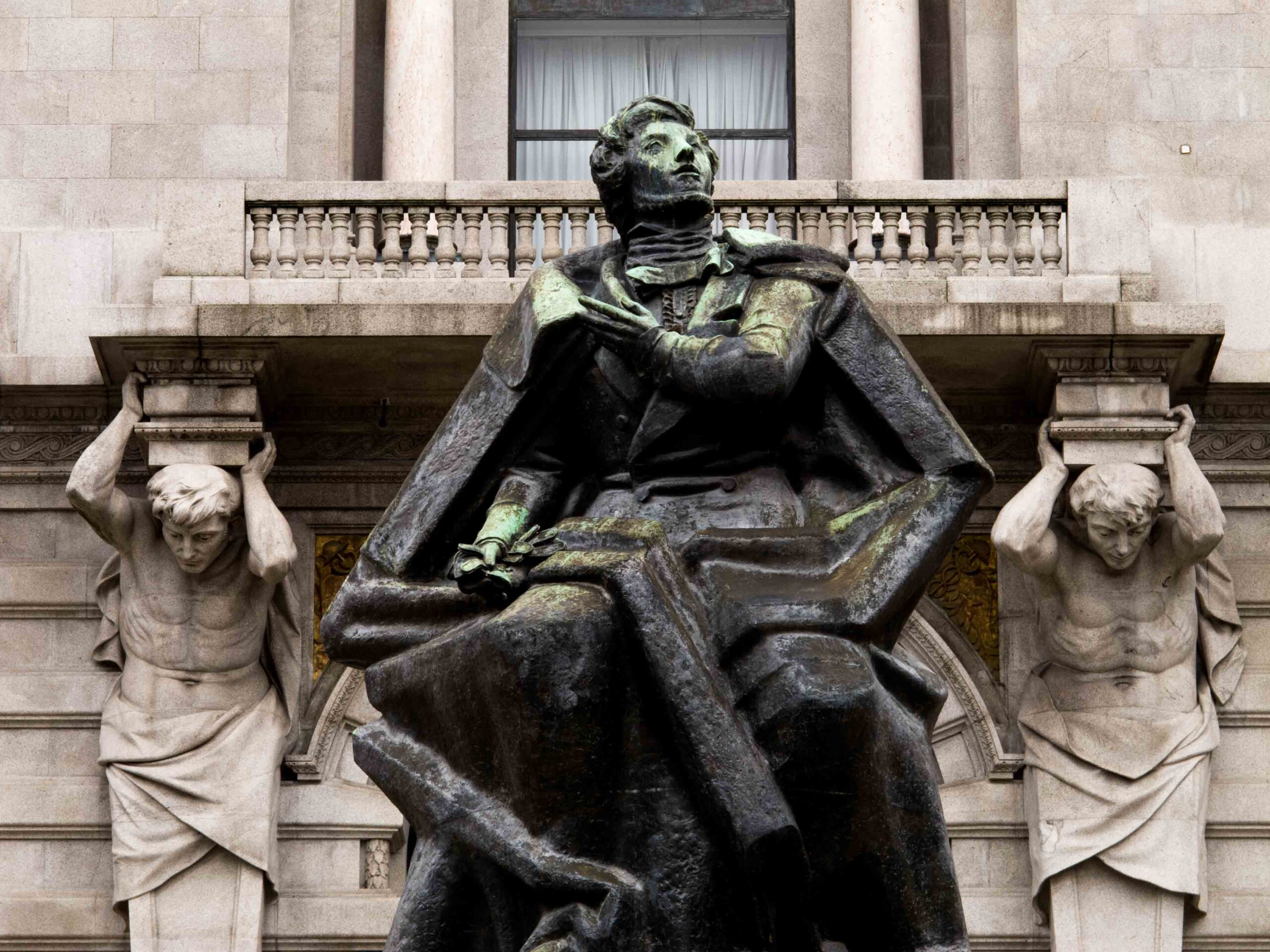 Avenida dos Aliados in Porto