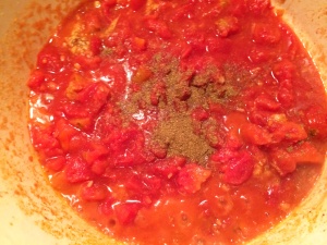 Tomato and garam masala gravy for chicken tikka