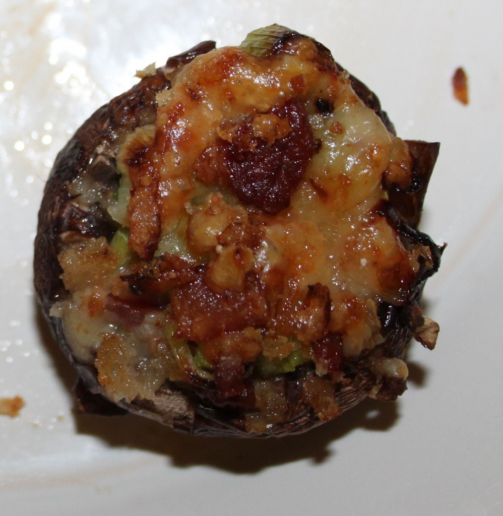 Joyeux 2013: Gruyere-Bacon Stuffed Mushrooms!